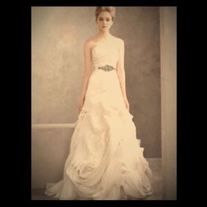 Vera Wang White wedding dress